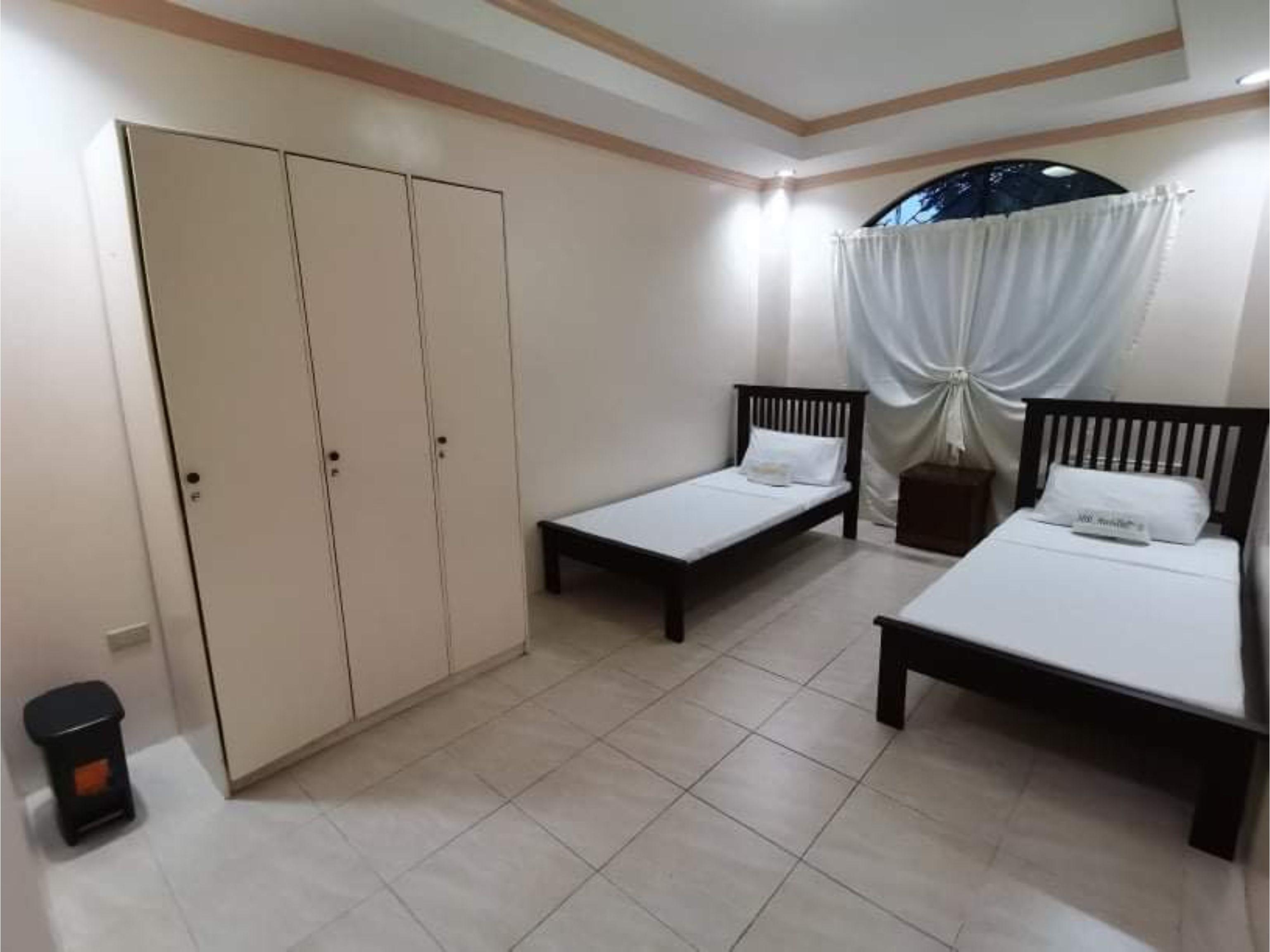 Oyo 799 Ddd Habitat Iloilo Hotel Exterior photo