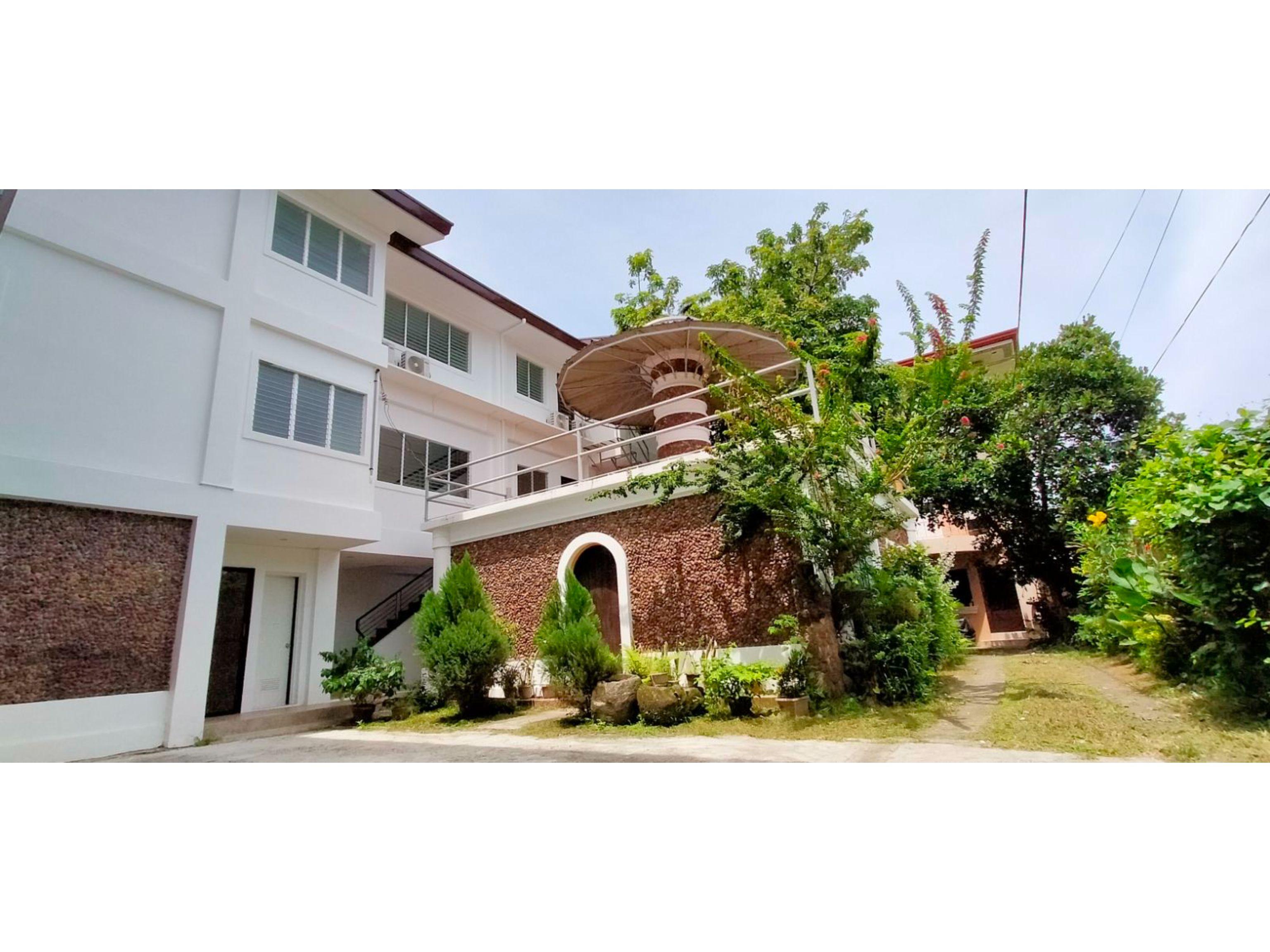 Oyo 799 Ddd Habitat Iloilo Hotel Exterior photo