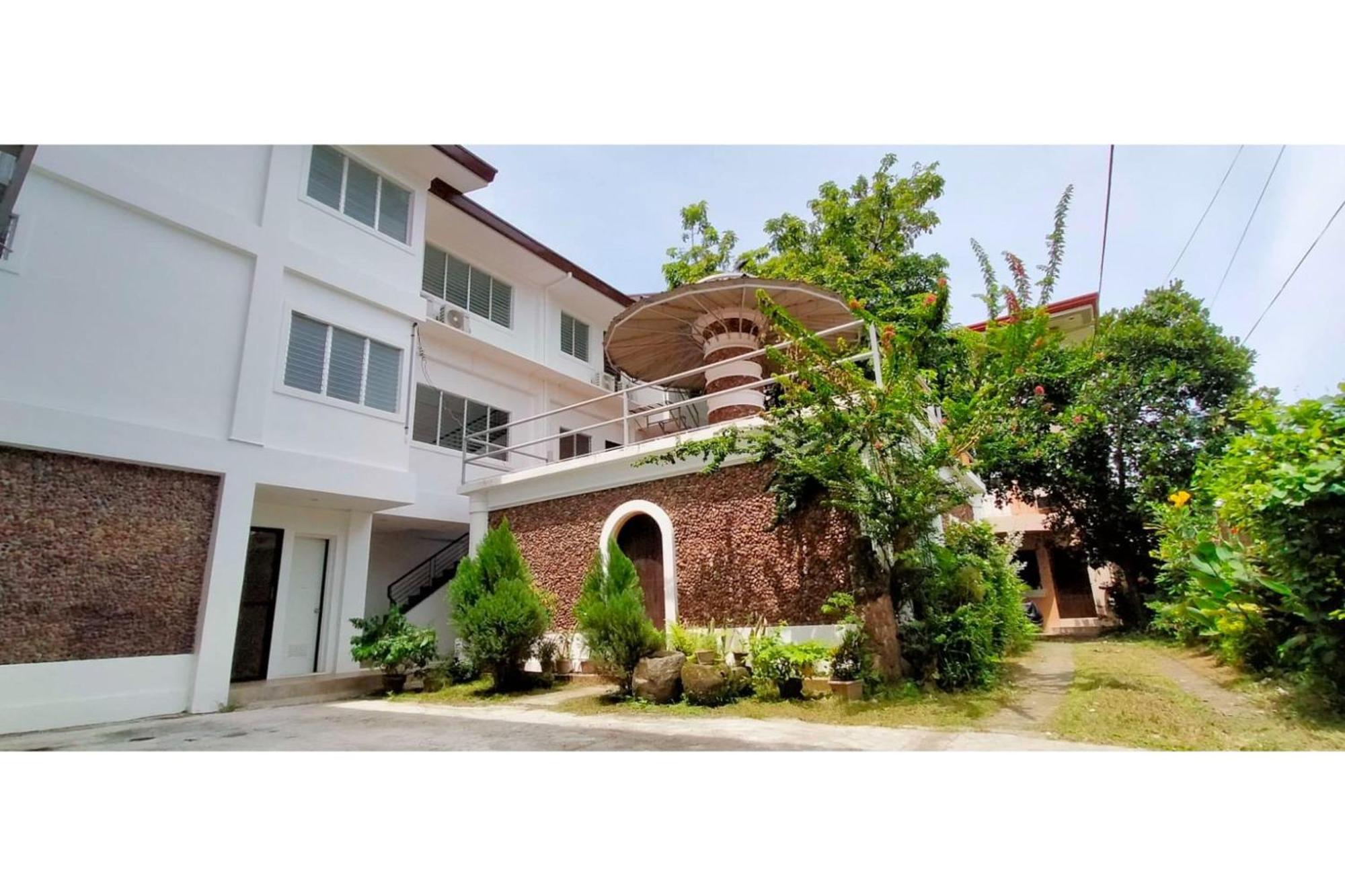 Oyo 799 Ddd Habitat Iloilo Hotel Exterior photo